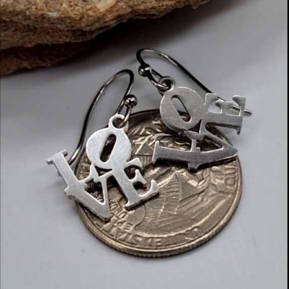 LOVE Jewelry Earrings Platinum plated Hypoallergenic Lightweigt elegant Luxury - Picture 12 of 13